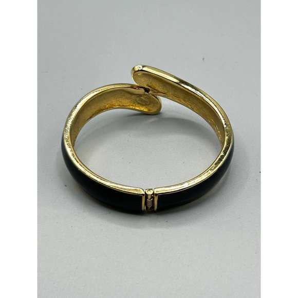 Vintage Trifari Hinged Bangle Clamper Bracelet 80s 90s Gold Tone & Black Enamel - Picture 5 of 6